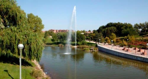 Parque de Andalucía: lago, patos y dinosaurio (Alcobendas)