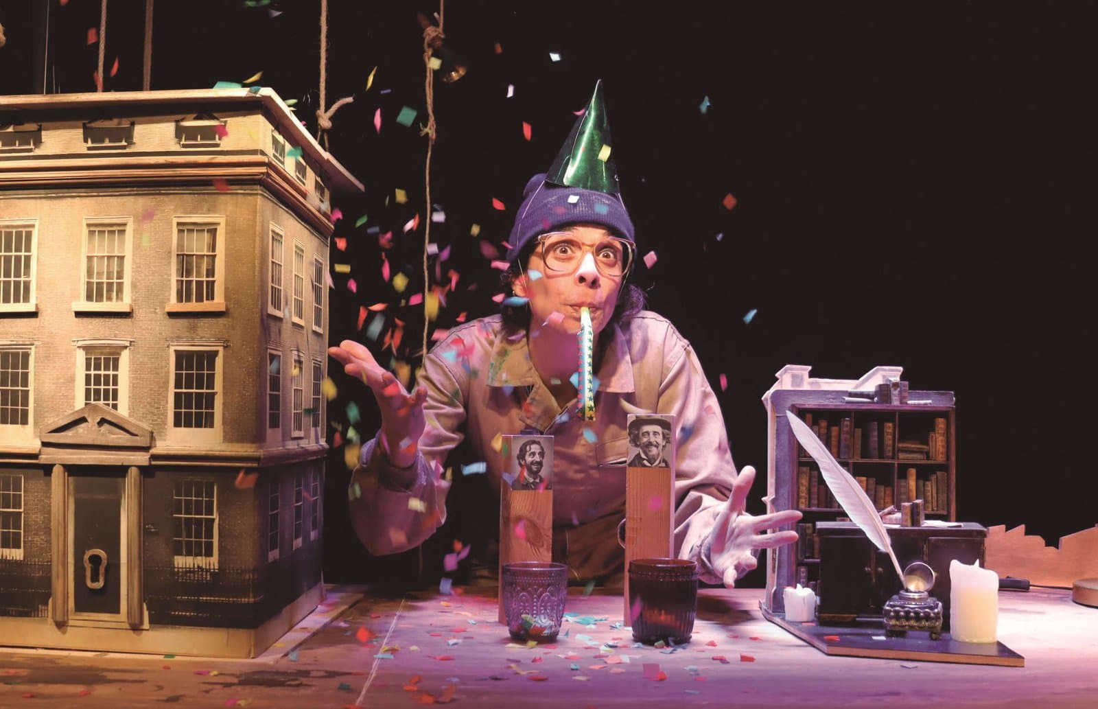 «Cuento de Navidad (encapsulando a Dickens)», teatro de objetos premio MAX