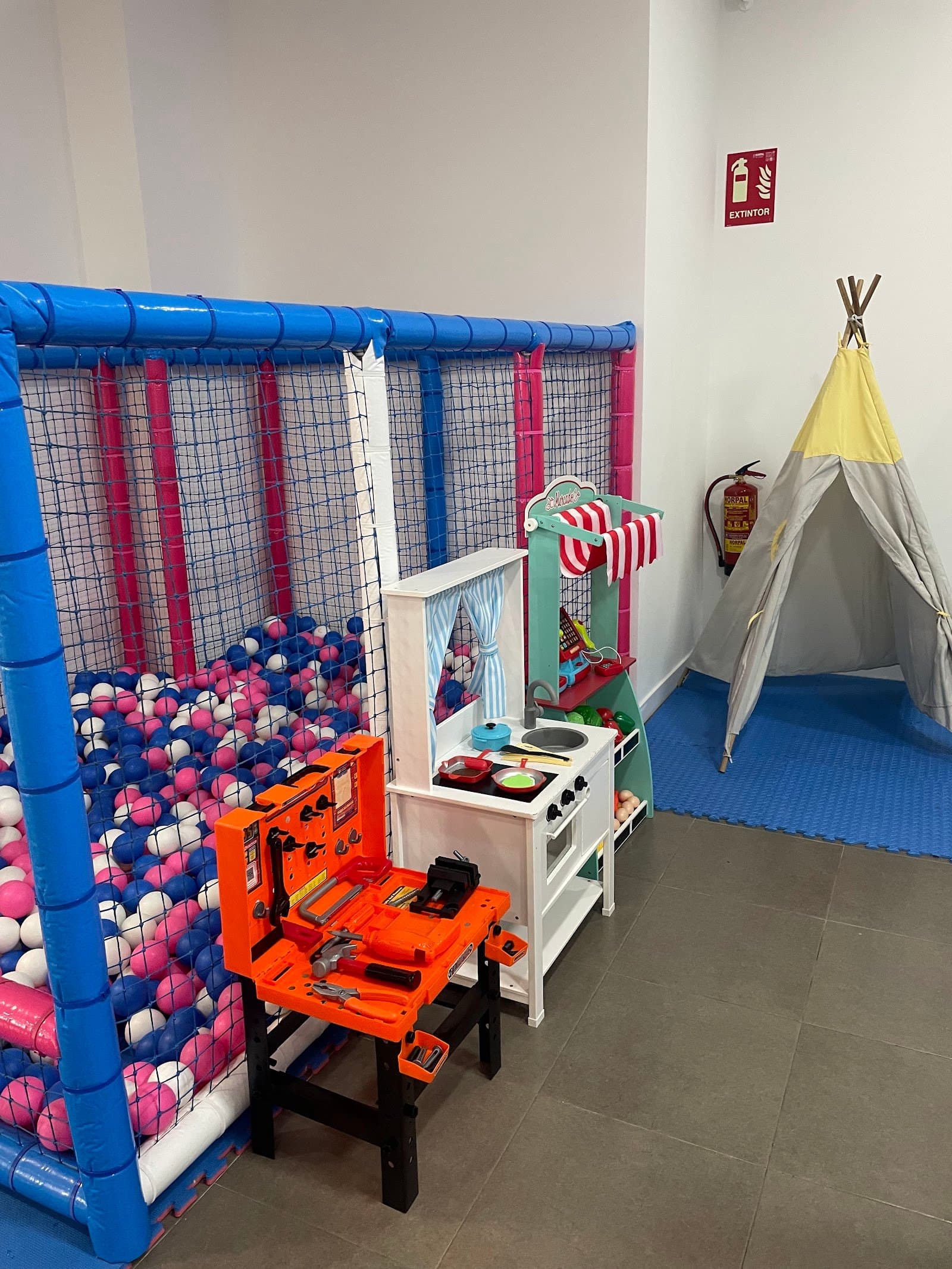 Pekiro Mucho: local de cumpleaños con parque de bolas (Getafe) 2
