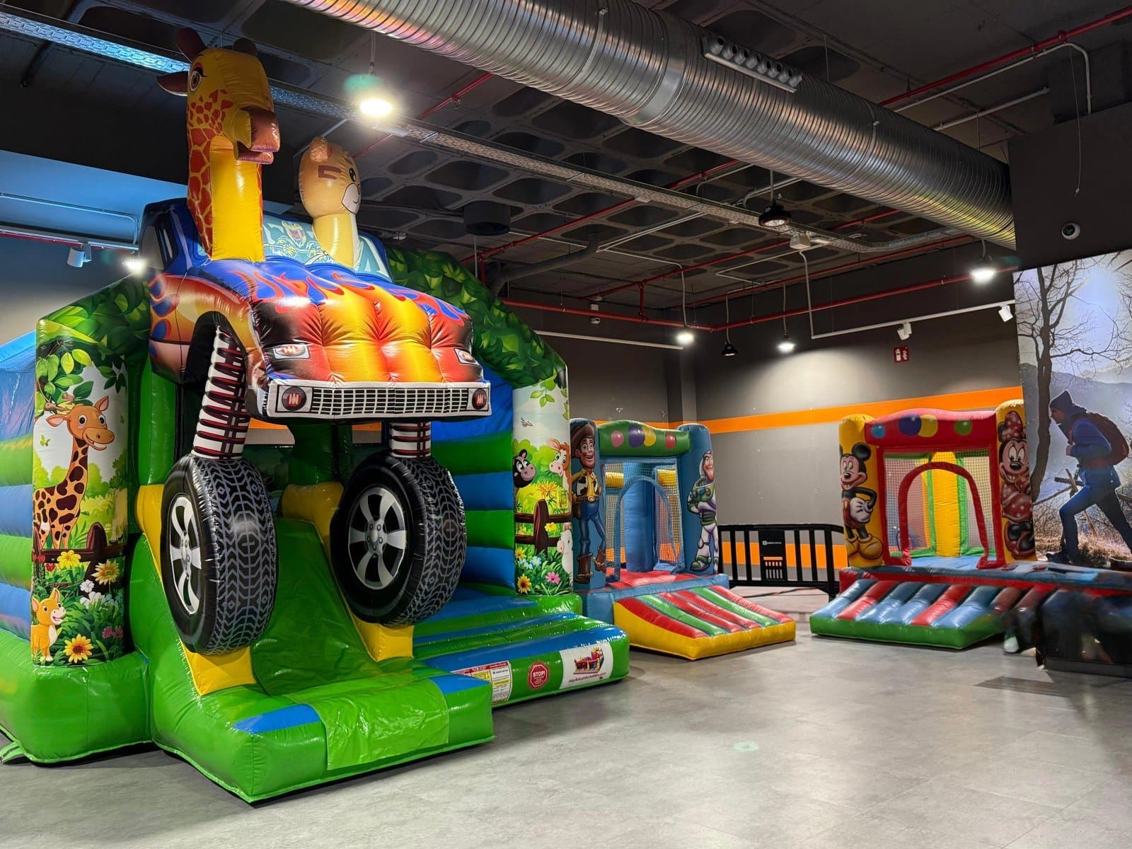 MG Kids: hinchables, karts y bolas en Moraleja Green (Alcobendas) 3