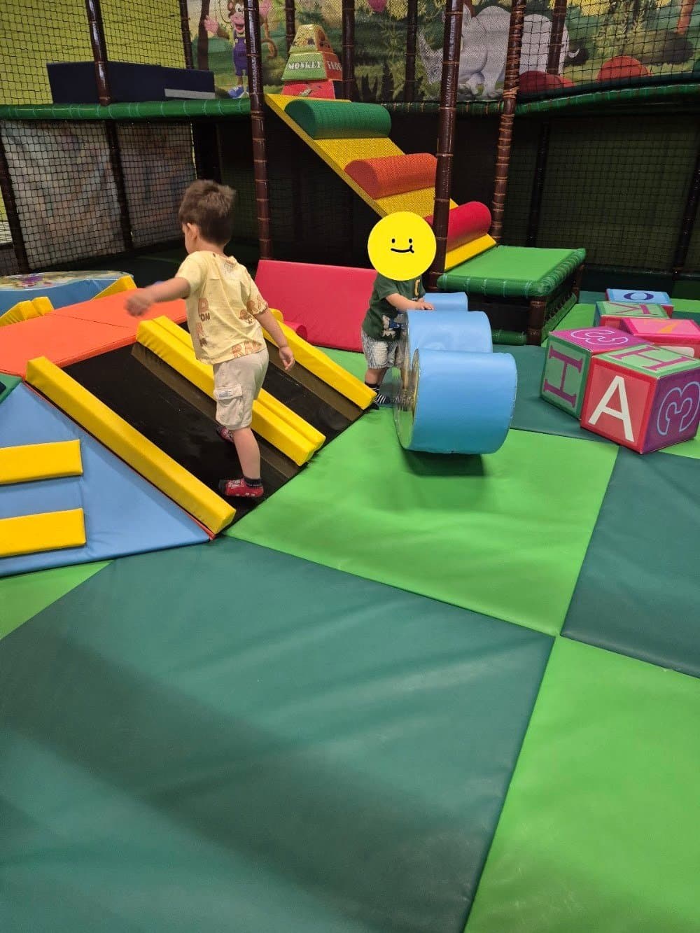 Monkey Town: parque infantil cubierto (Oasiz, Torrejón) 3