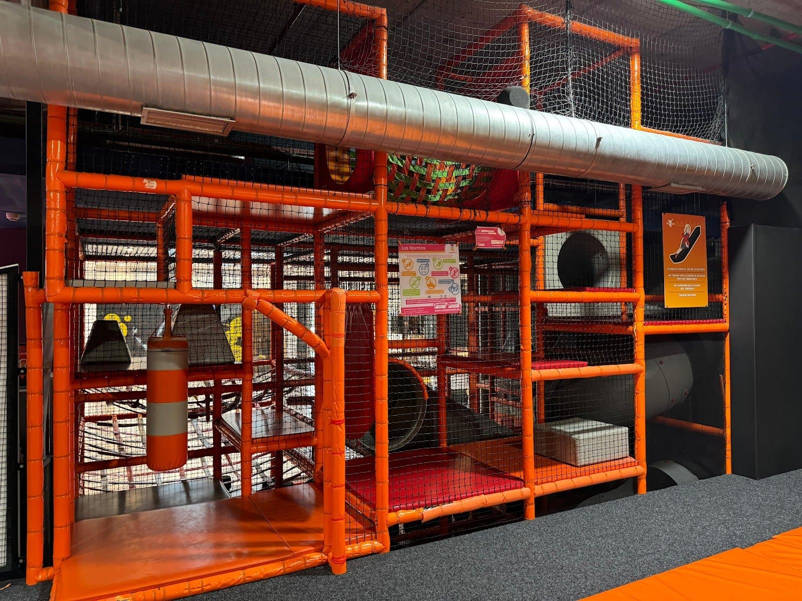 Urban Planet Leganés: trampoline park (Sambil Outlet) 3