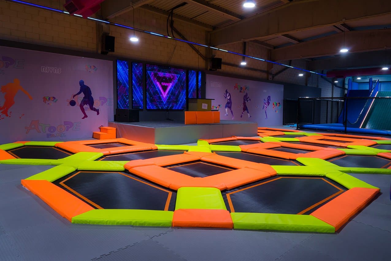 Atoope Park Rivas: trampolines y aventura indoor