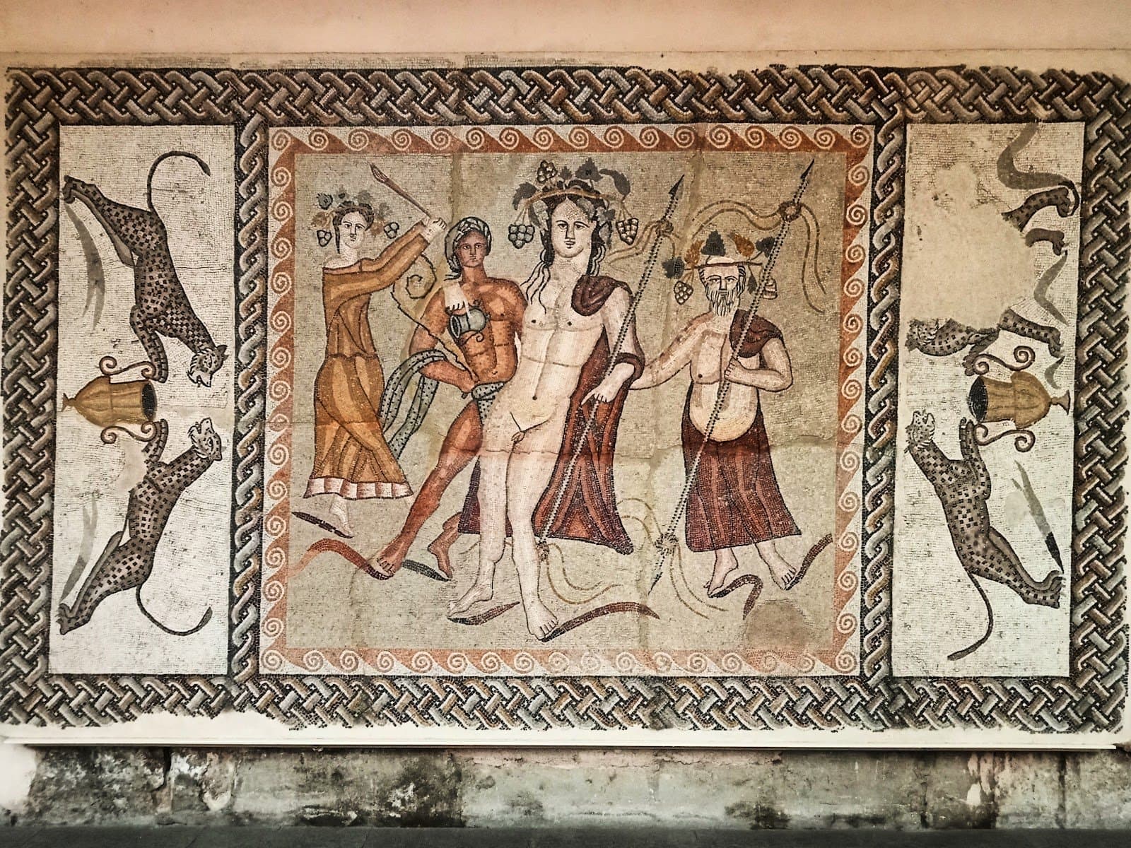 Museo Arqueológico y Paleontológico de Madrid (MARPA): mosaicos de Complutum y grandes fósiles en Alcalá