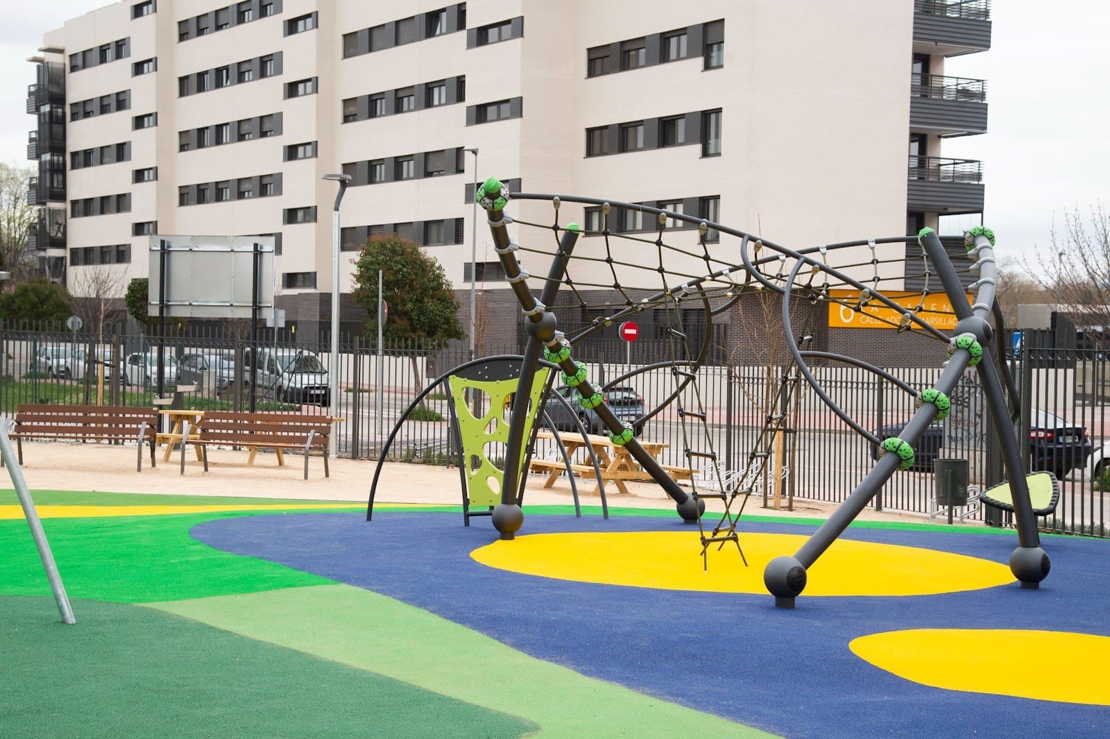 Parque Infantil Garena Sur (La Garena): tirolina, trepa y juegos al aire libre