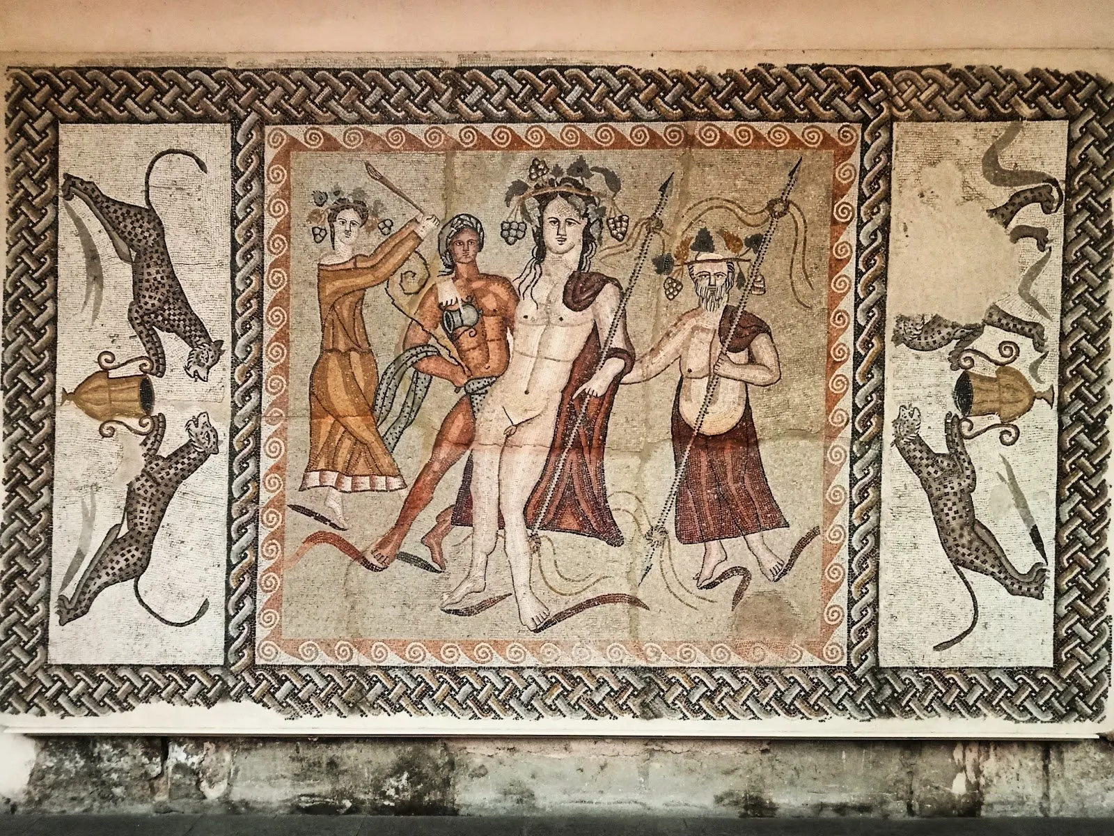 Museo Arqueológico y Paleontológico de Madrid (MARPA): mosaicos de Complutum y grandes fósiles en Alcalá