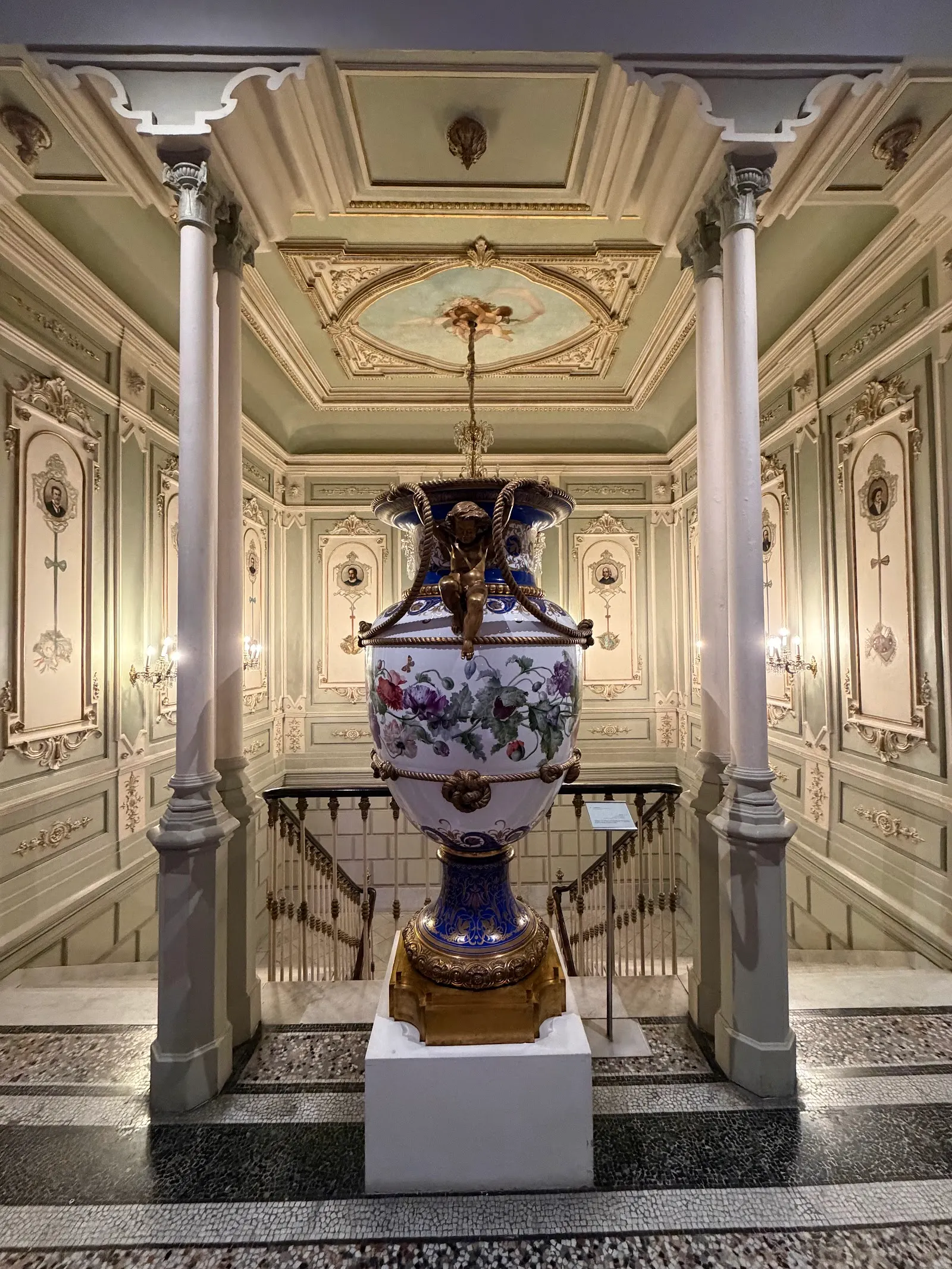 Museo Nacional de Artes Decorativas: casas de muñecas y una cocina valenciana de azulejos 2