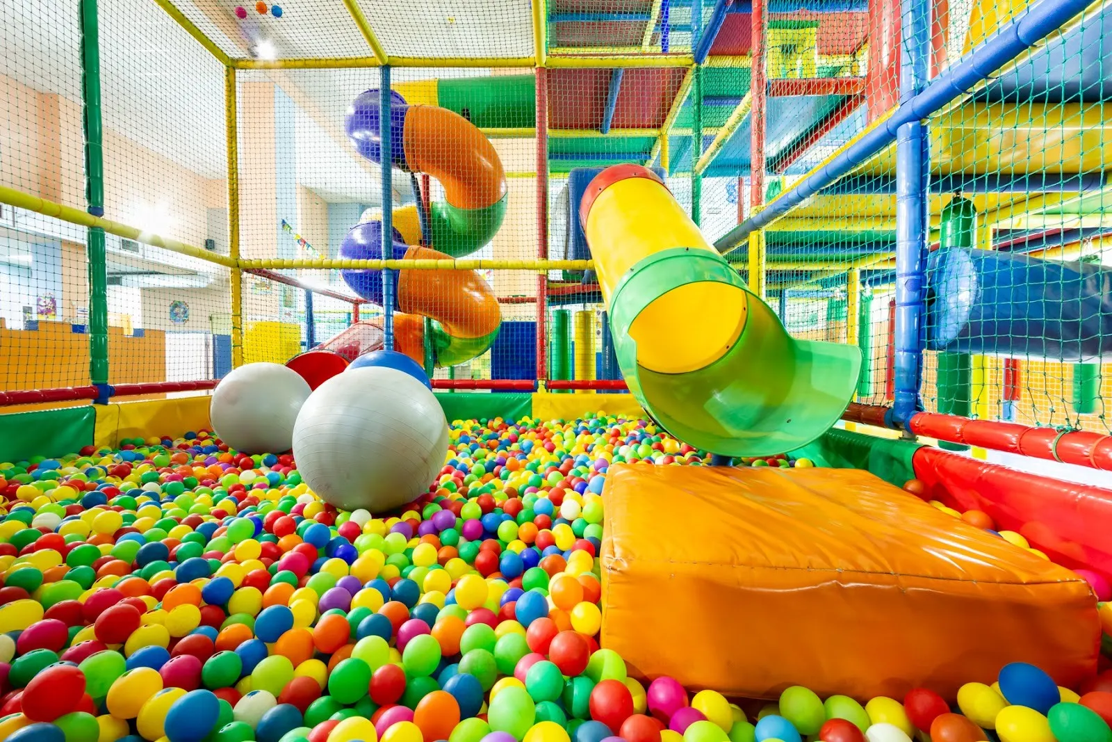 Parque Infantil Kangaroo's: parque de bolas y juego libre