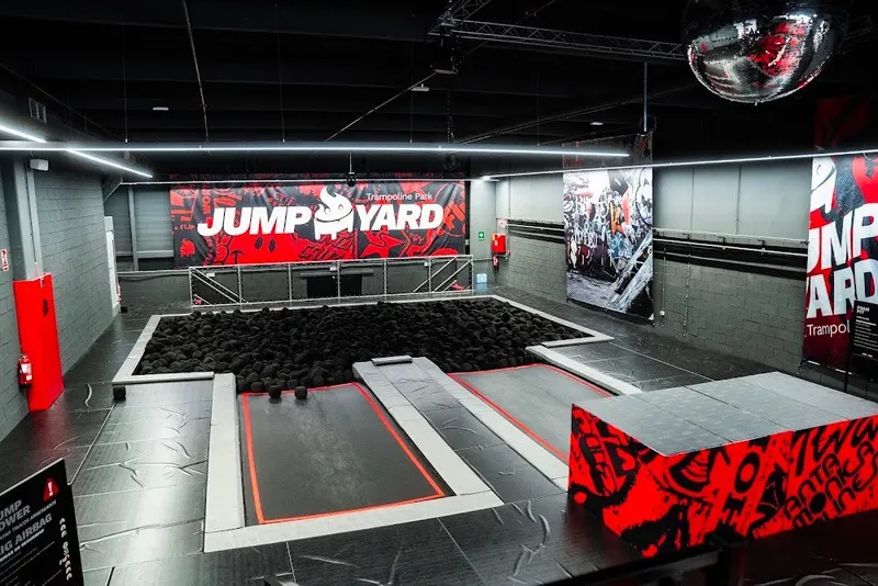 JumpYard Oasiz: parque de camas elásticas (Torrejón de Ardoz)