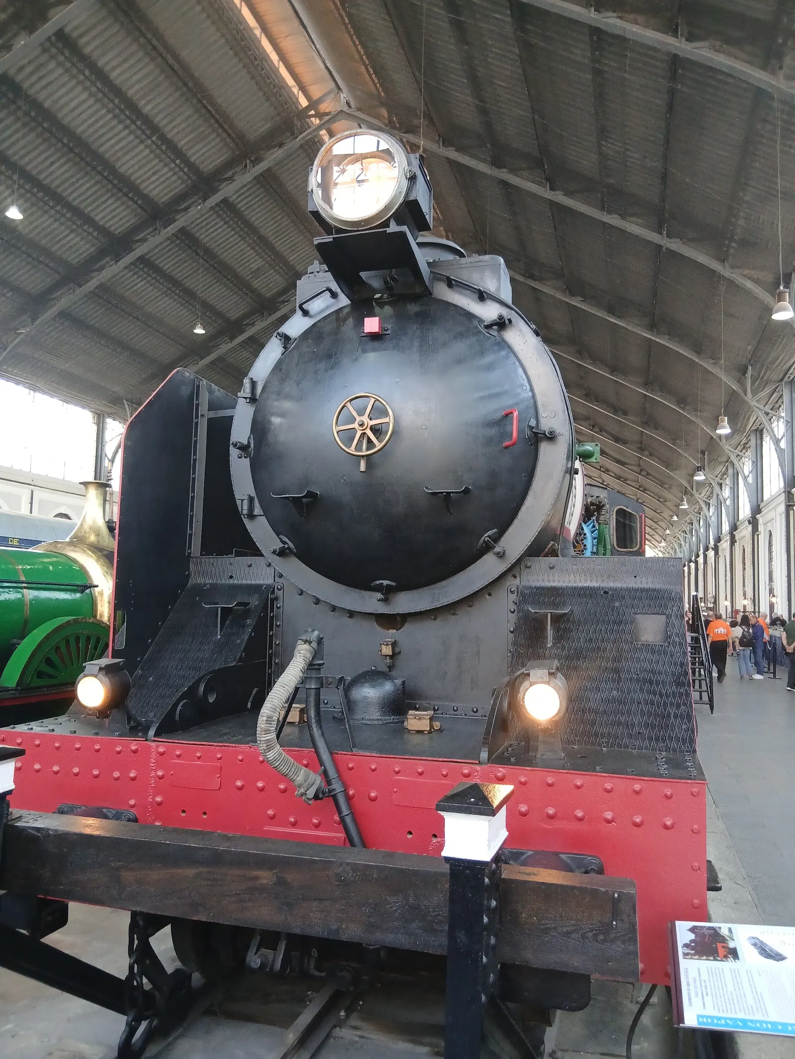 Museo del Ferrocarril de Madrid: locomotoras de vapor en la estación de Delicias 1
