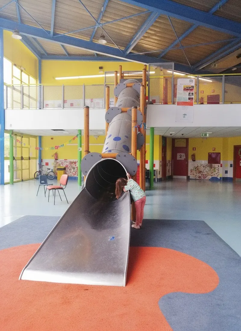 Bhima Sangha: centro de infancia con tobogán en Rivas