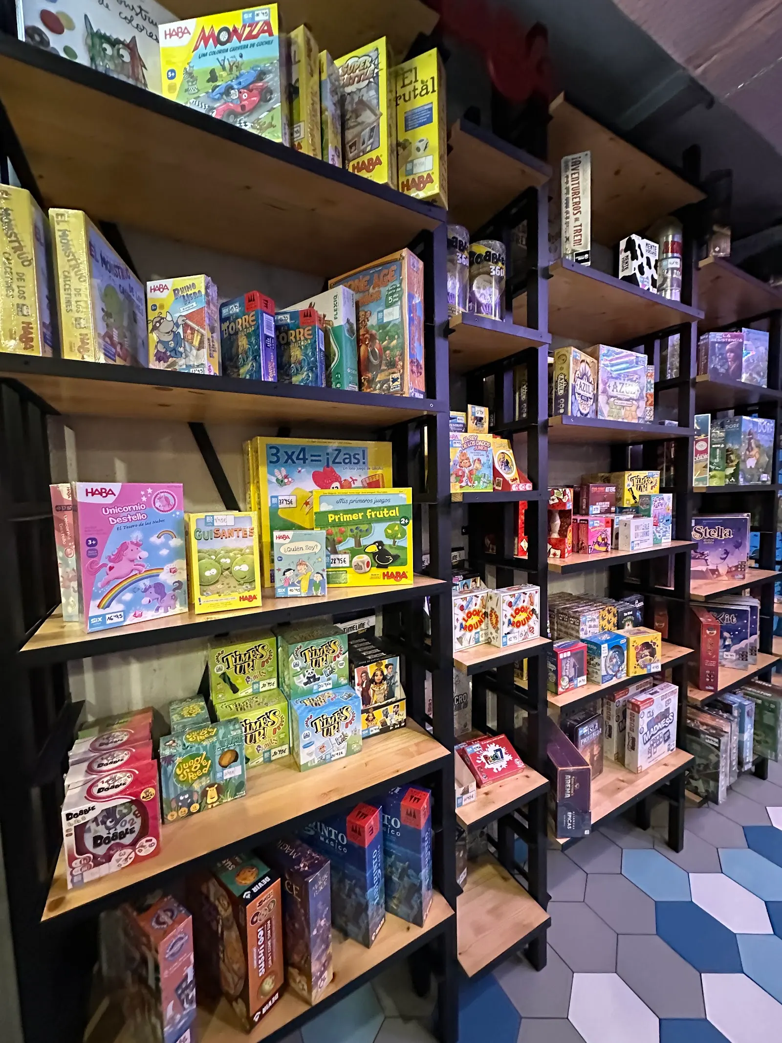 Six Board Game Cafe: más de 1.000 juegos de mesa para pasar la tarde en familia 2