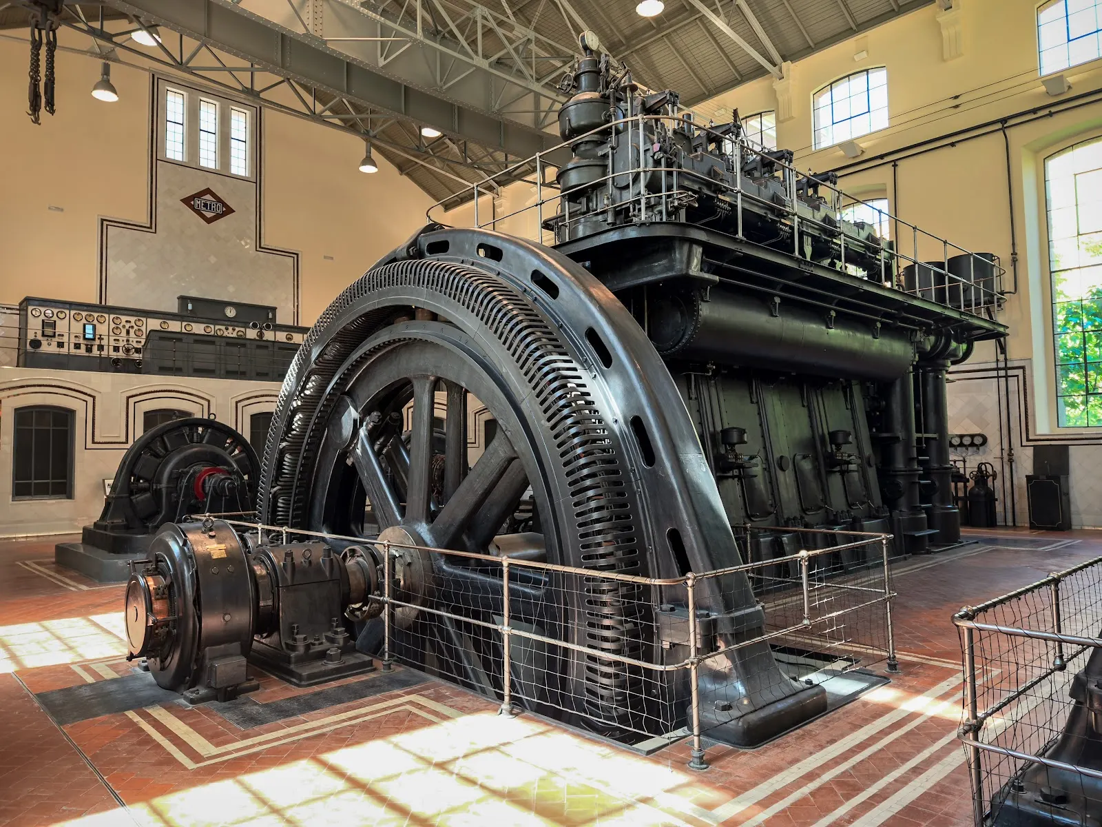 Nave de Motores de Pacífico: la central eléctrica que movía el metro de Madrid