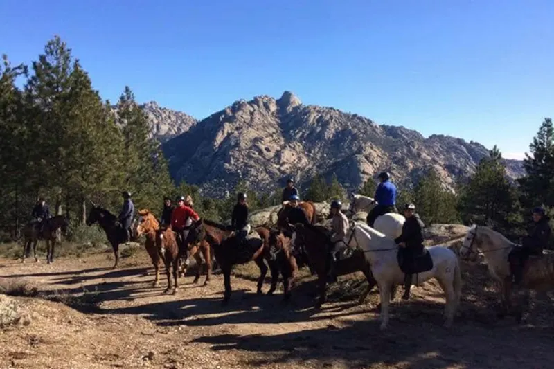 Ruta a caballo por La Pedriza en Hípica Las Dos Ces
