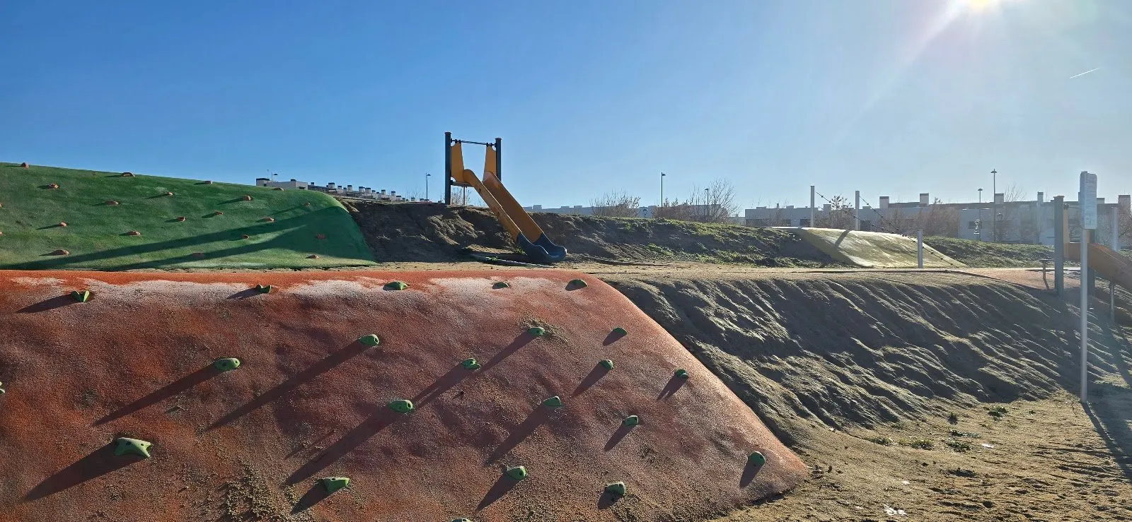 Pumptrack y Zona Infantil El Viso: a rodar, trepar y deslizarse al aire libre 2