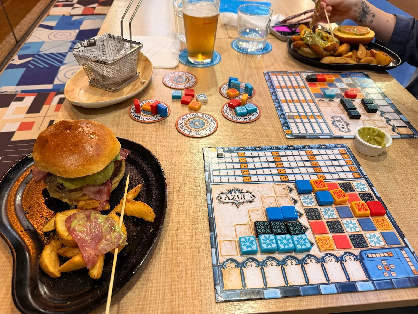 Six Board Game Cafe: más de 1.000 juegos de mesa para pasar la tarde en familia 3