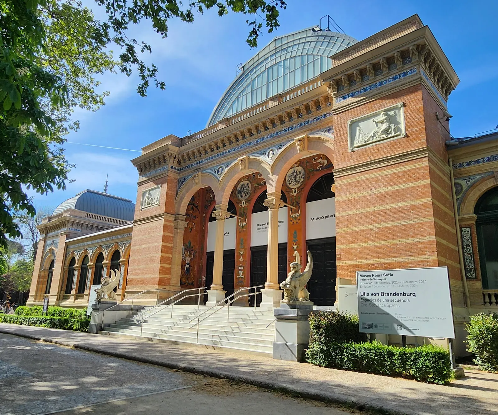 Palacio de Velázquez: ladrillo, azulejos y bóveda de cristal en el Retiro